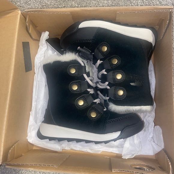 Sorel toddler boots - Picture 3 of 3